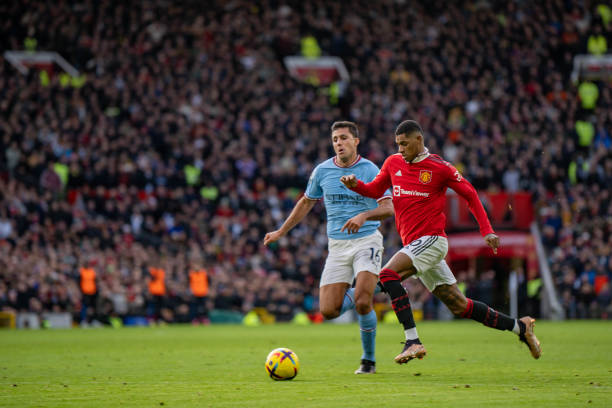 不渝地支持 不渝地支持